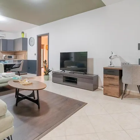Lägenhet A 2br Maisonette Fully Equipped With Ac In St Julians By 360 Estates St. Julian's