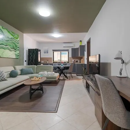 A 2br Maisonette Fully Equipped With Ac In St Julians By 360 Estates Lägenhet