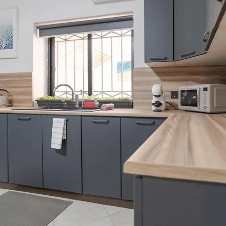 Lägenhet A 2br Maisonette Fully Equipped With Ac In St Julians By 360 Estates St. Julian's