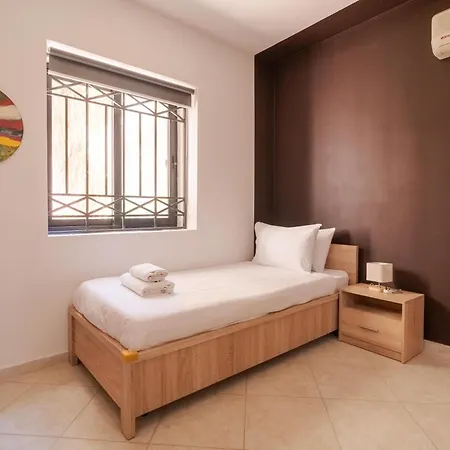 Apartman A 2br Maisonette Fully Equipped With Ac In St Julians By 360 Estates San Ġiljan